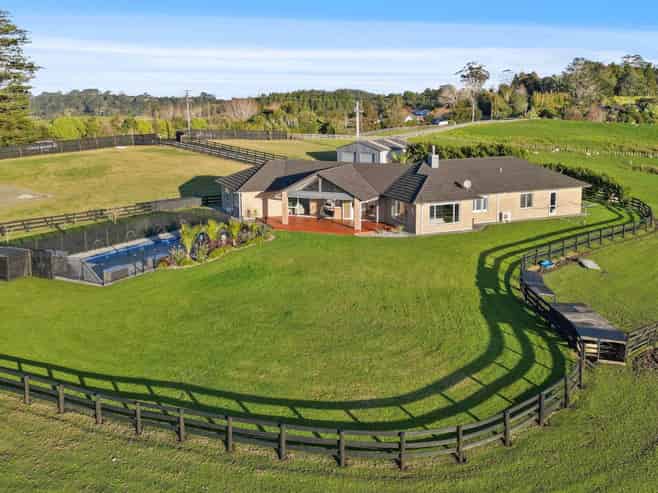 10 Joblin Road, Wainui