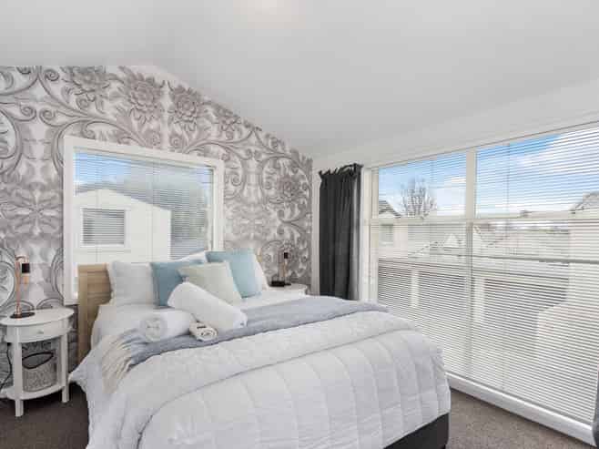 2/345 Armagh Street, Linwood