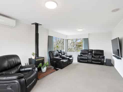 7 Highlight Parade, Te Atatu South