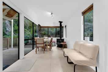 576C South Titirangi Road, Titirangi