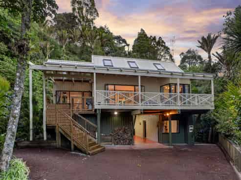 576C South Titirangi Road, Titirangi