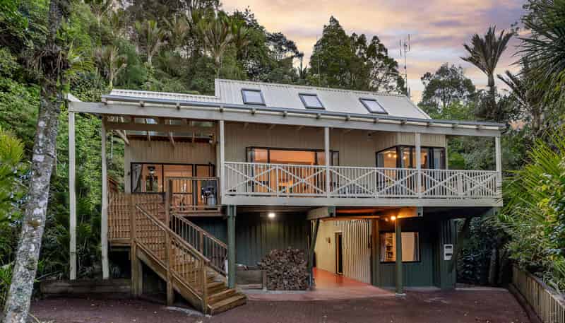 576C South Titirangi Road, Titirangi