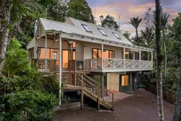 576C South Titirangi Road, Titirangi