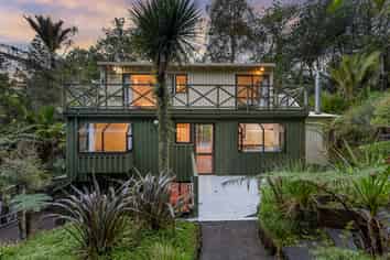 576C South Titirangi Road, Titirangi