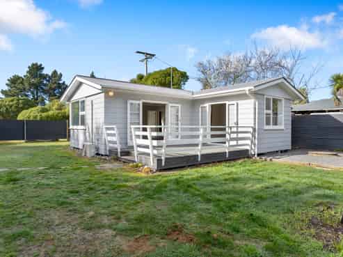 12 South Crescent, Amberley