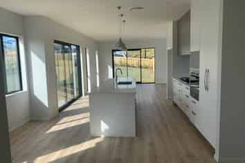 1 Maka Terrace, Silverdale