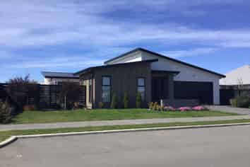 170 Southfield Drive, Lincoln