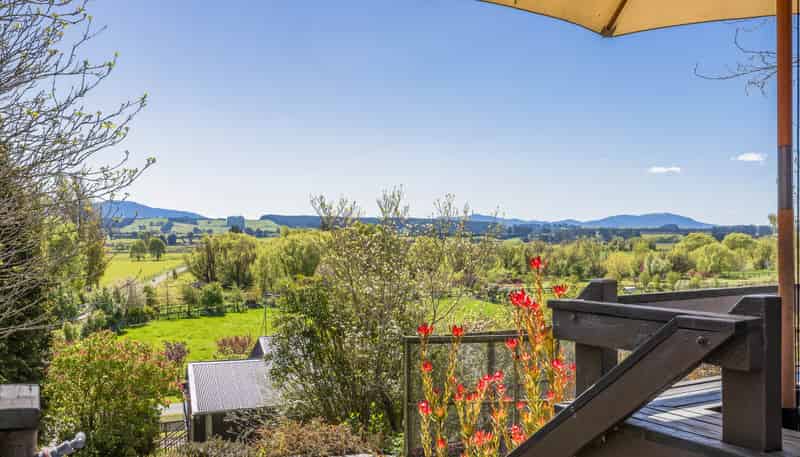 1624 Cust Road, Cust