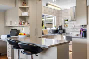 1624 Cust Road, Cust