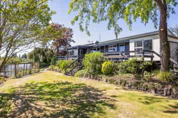 1624 Cust Road, Cust