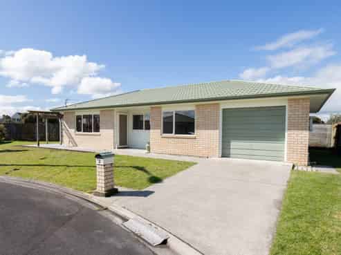 8 Weddell Place, Ngatea