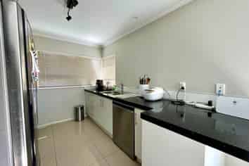 19 Brookview Drive, Flat Bush
