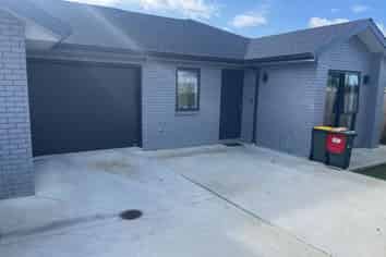 1/124C Monument Road, Clevedon
