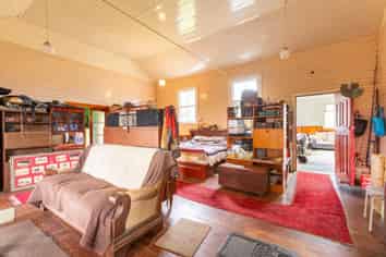 992 Top Grass Road, Dannevirke