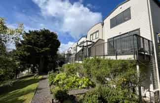 22/8 Flynn Street, Birkdale