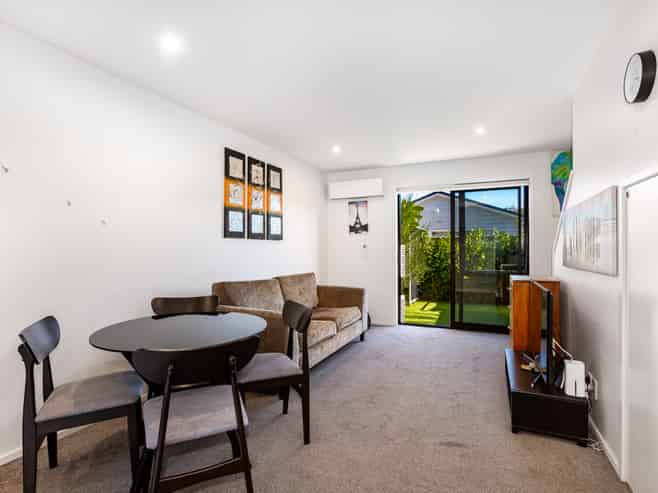 6/10 Avery Grove, Boulcott
