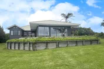 215 Cove Road, Waipu