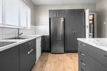 1/274 Main North Road, Redwood