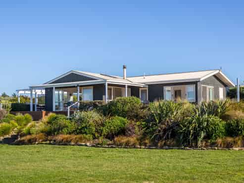 6 Beach Road, Te Wharau