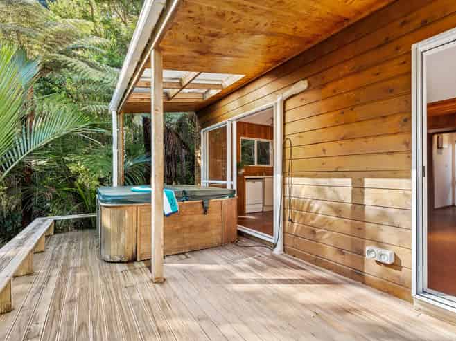 35-37 Clinton Road, Tawharanui Peninsula