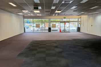 Open-Plan Retail in New Lynn - High Exposure!