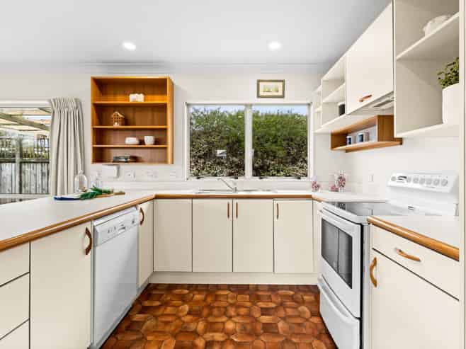 2 Guthrie Road, Havelock North