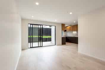 11/13 Arawa Street, New Lynn