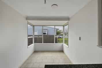 2 Salford Place, Awapuni