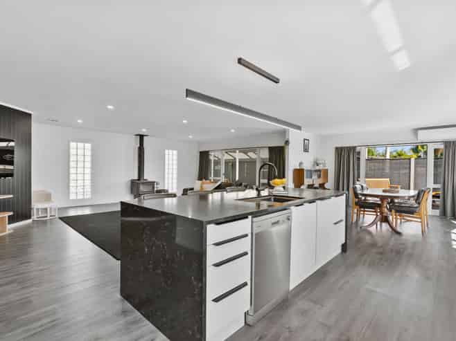 3 May Grove Lane, Tamaterau