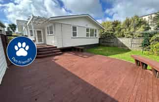 17 Clinton Avenue, Te Atatu Peninsula