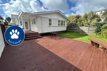 17 Clinton Avenue, Te Atatu Peninsula