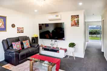 8 Taiko Place, Porirua