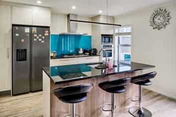 8 Taiko Place, Porirua