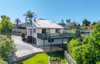 10 Oliver Twist Avenue, Mellons Bay