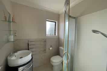 15 Janway Avenue, Flat Bush