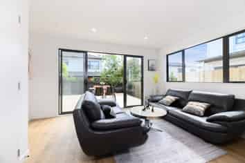 15D Koromiko Street, New Lynn