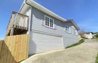 28 Vandeleur Avenue, Birkdale