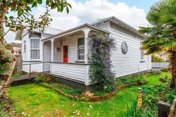 8 Huia Street, Taumarunui