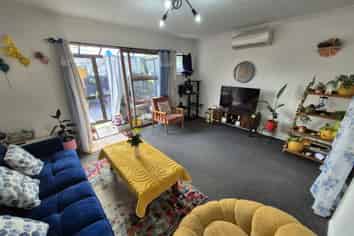 2/74A Randolph Street, Woolston