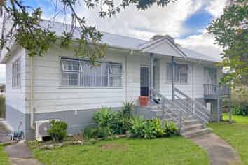 25 Fitzherbert Avenue, West Harbour