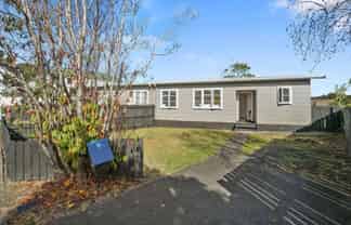 696B Te Atatu Road, Te Atatu Peninsula
