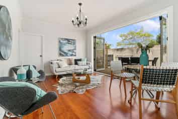 696B Te Atatu Road, Te Atatu Peninsula