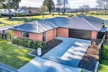 22 Minerva Crescent, Woodend