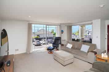 2/42 Marriner Street, Sumner