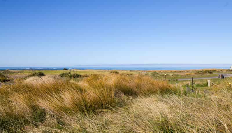 8 Beach Road, Flat Point
