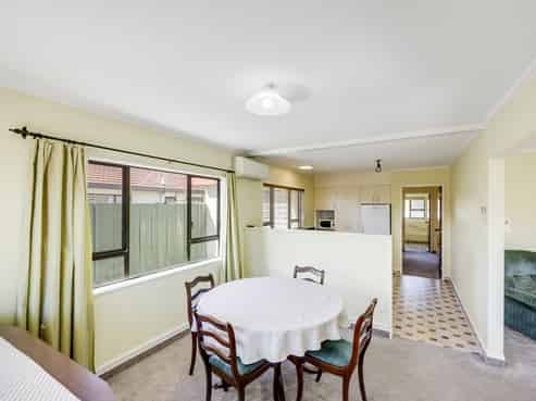 2/52 Avondale Road, Taradale