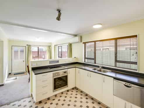 2/52 Avondale Road, Taradale