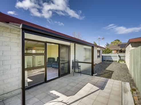 2/52 Avondale Road, Taradale