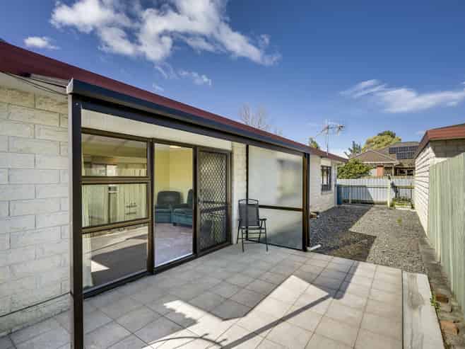 2/52 Avondale Road, Taradale