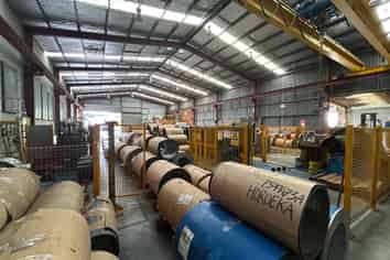 Clear Span Warehouse with Gantry Crane